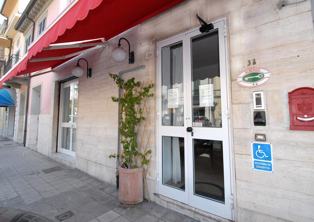 Hotel Luana Viareggio Extérieur photo
